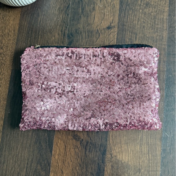 Victoria’s Secret Cosmetic Bag/Wristlet Bundle - Picture 10 of 12